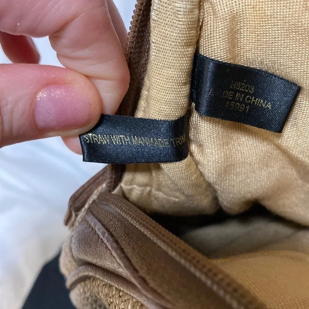 Etienne Aigner, Heritage, Vintage Straw purse. **Rare 1960s. Designer Bag - Picture 8 of 16